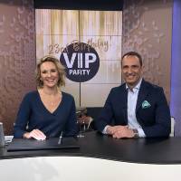 TV Schmuck-Experte David Gilardy mit Moderatorin Clarissa Jungbluth bei HSE24